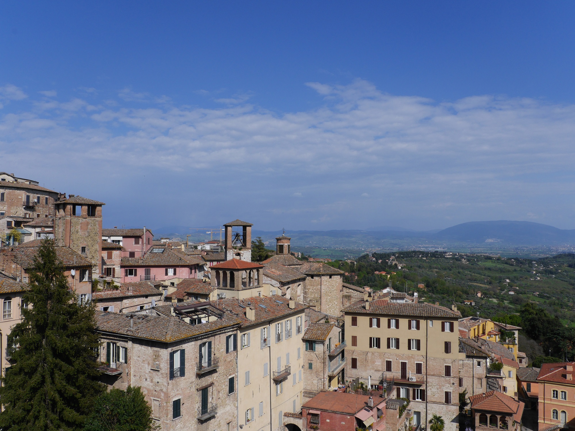 Perugia, il versante nord del centro storico