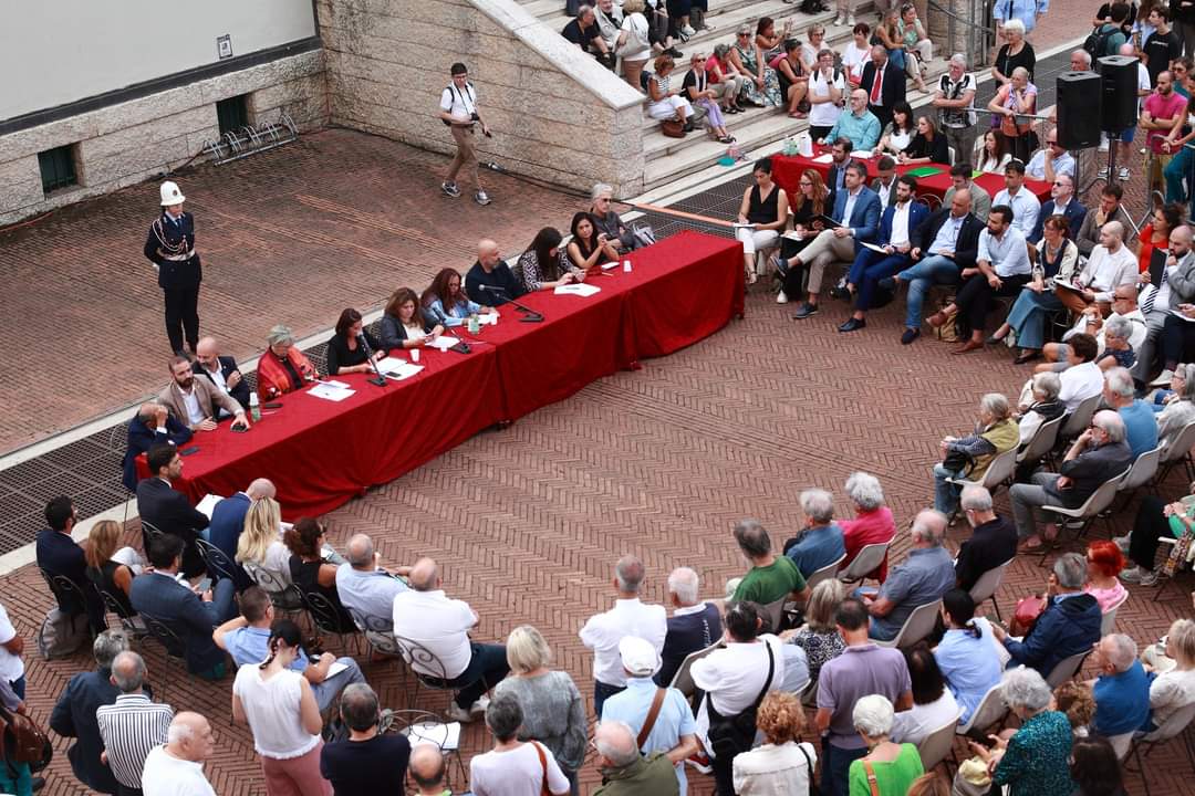 Perugia, il Consiglio comunale di Perugia in piazza del Bacio del 10 settembre 2024